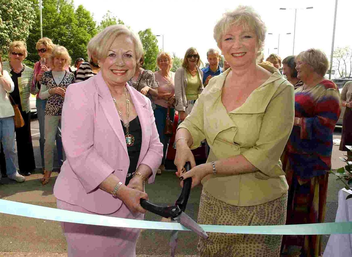 Lynne Lucas store opening, Andover, 2007