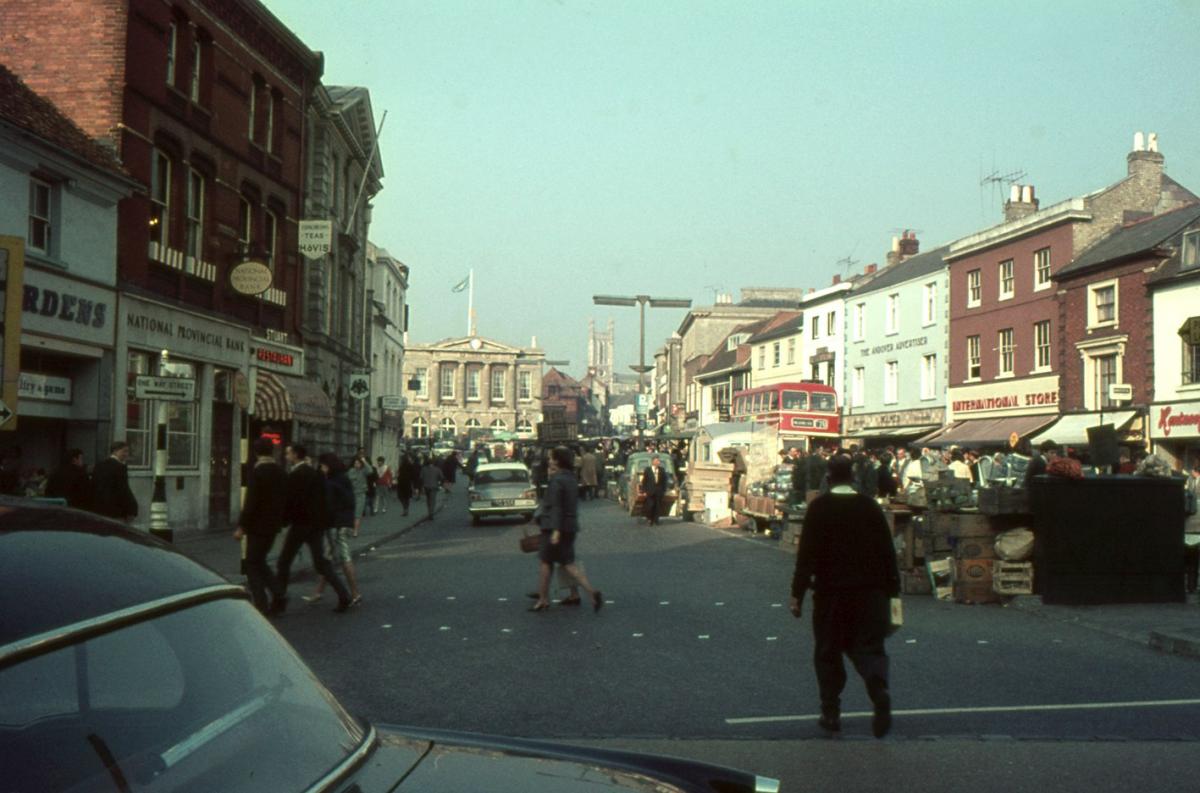 High Street on Market Day.

From the collection of Jeffrey Saunders