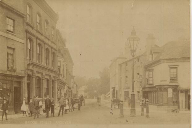 A 1904 postcard photograph showing Bridge Street in Andover