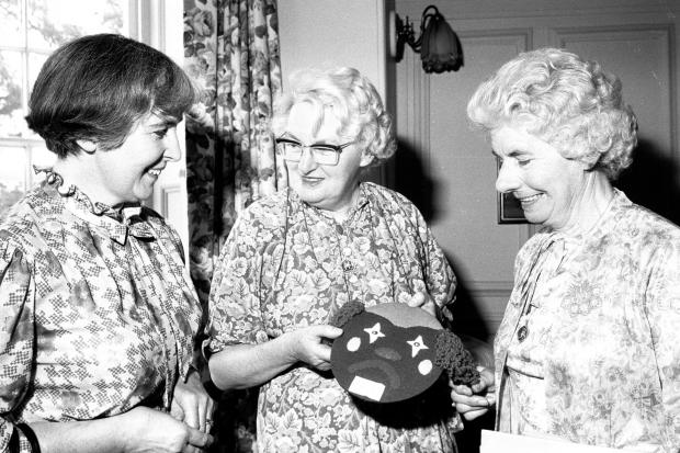 Arts and crafts voluntary groups exhibition in Blackfield. 27th July 1983. © THE SOUTHERN DAILY ECHO ARCHIVES.  Ref - 393j